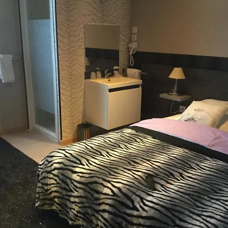 Le Kamelia Hotel *