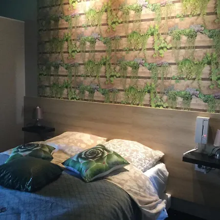 Le Kamelia Otel *
